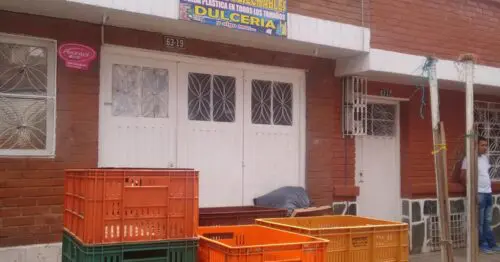 VENTA DE DESECHABLES DULCERIA Y ALGO MAS VENTA DE DESECHABLES DULCERIA Y ALGO MAS